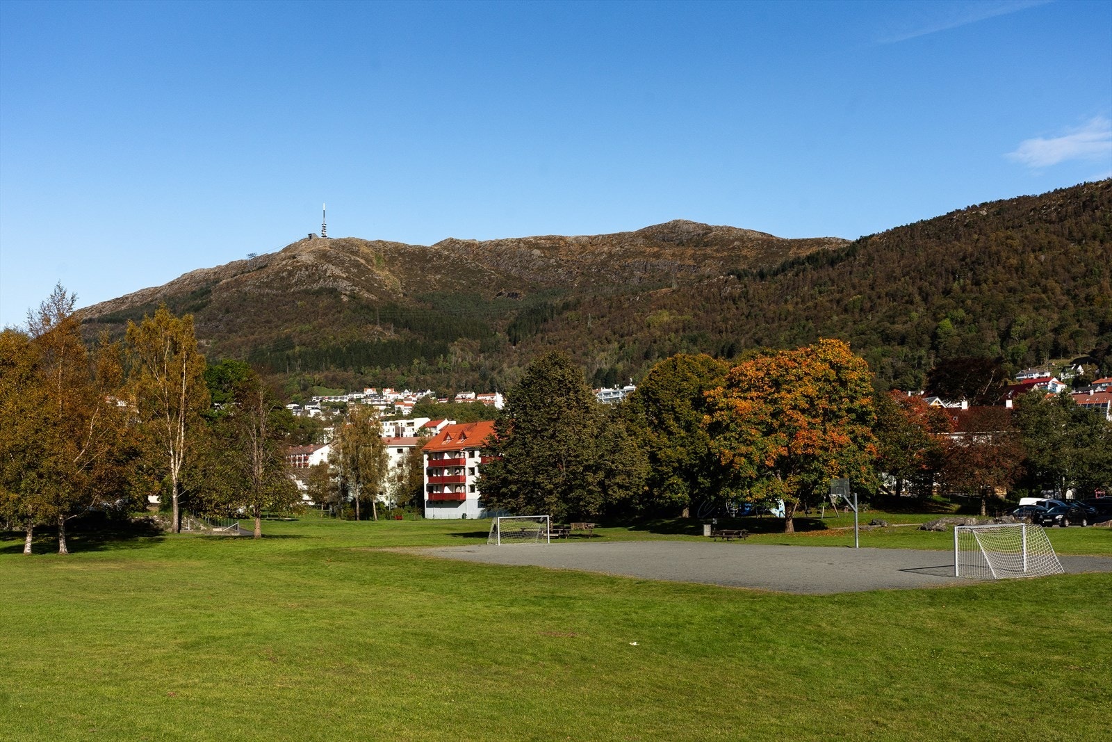 - Her er det også grusbane - Galleribilde