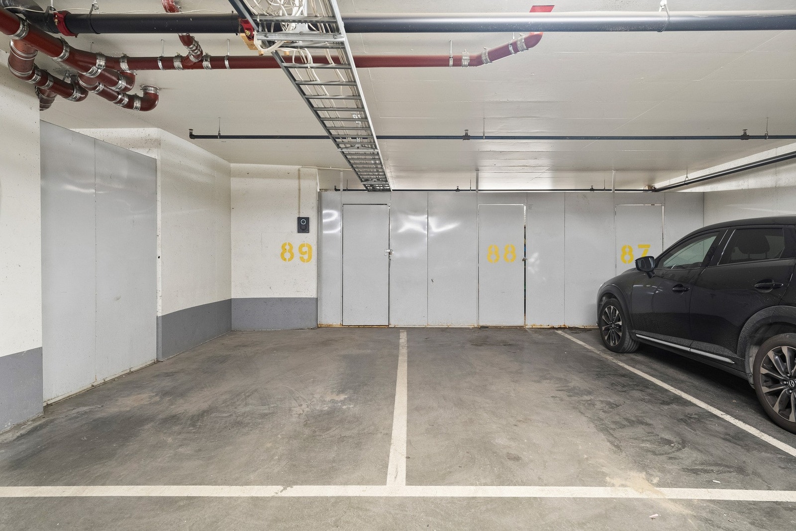 Parkeringsplass. Galleribilde