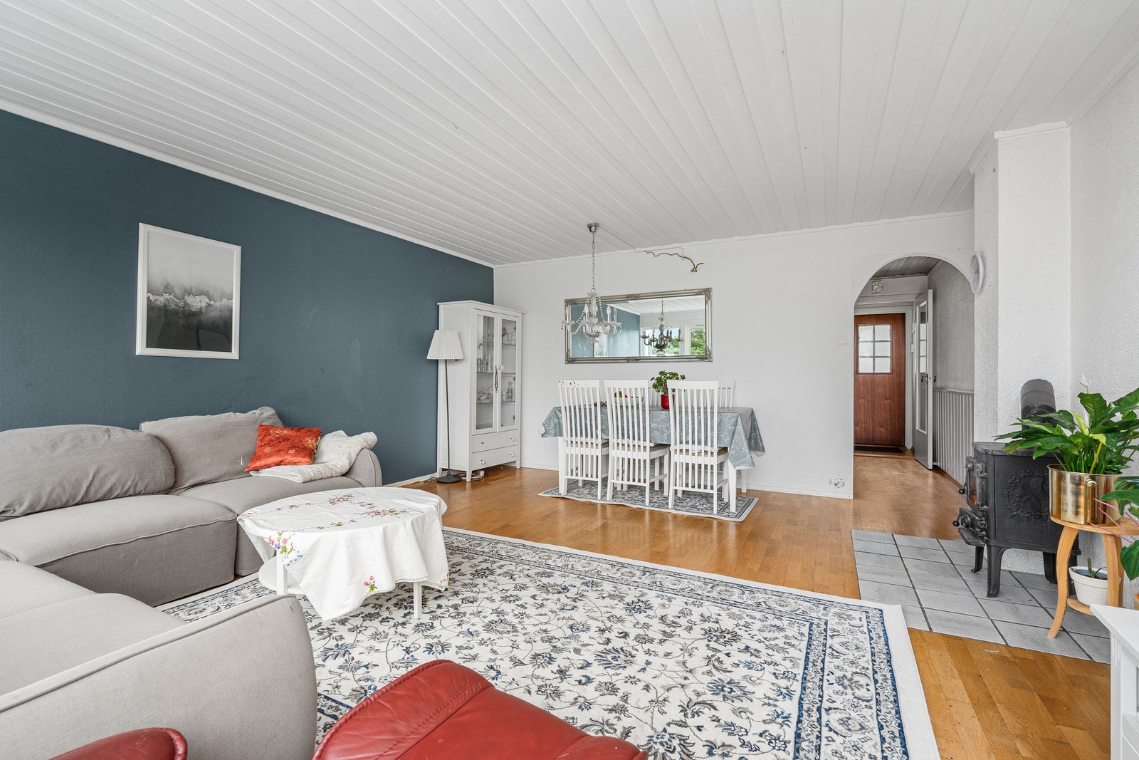 - Det er både vedovn og varmepumpe i huset - Galleribilde