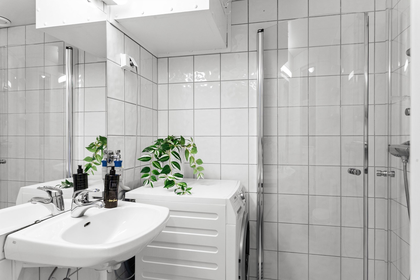 Flislagt bad fra 2004 med gulvvarme Galleribilde