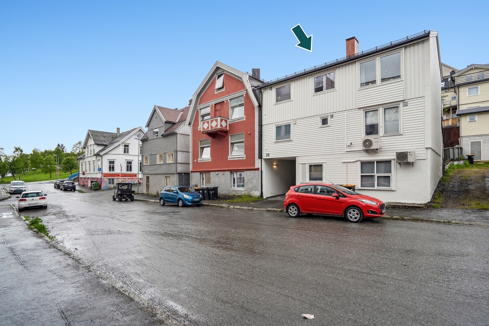 Boligen befinner seg i Tromsø sentrum, like nord for Kongeparken Galleribilde