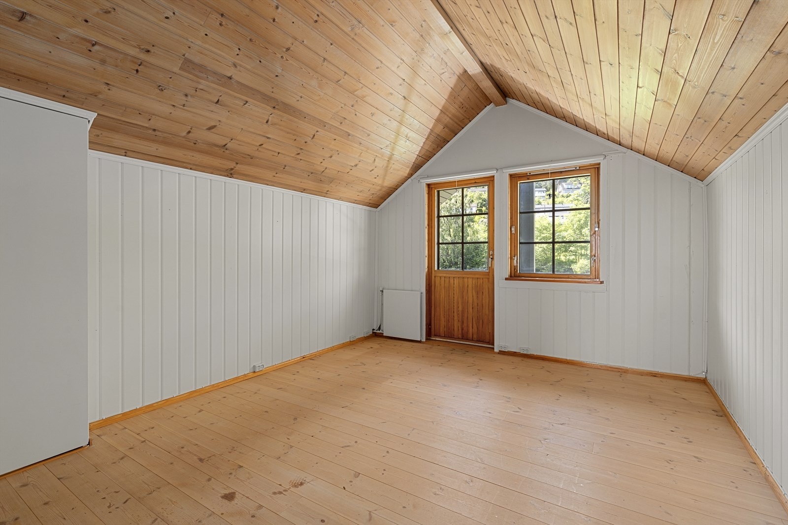 Det andre soverommet har utgang til egen balkong mot vest Galleribilde