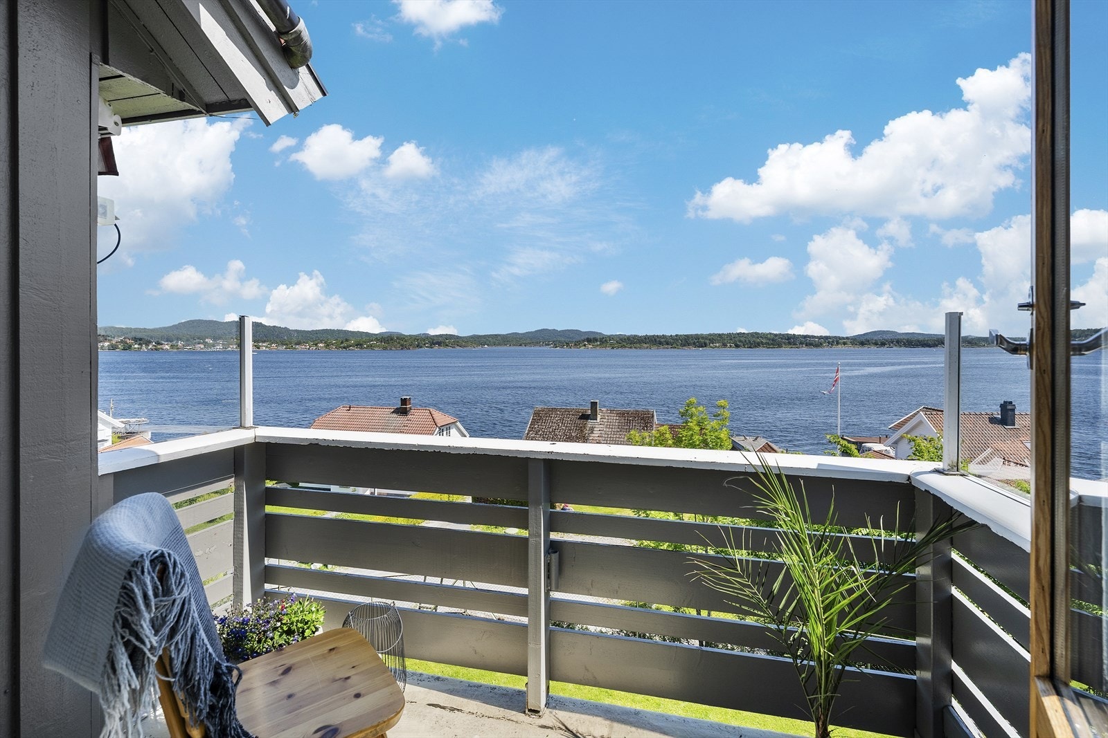 Adkomst til balkong fra stue Galleribilde