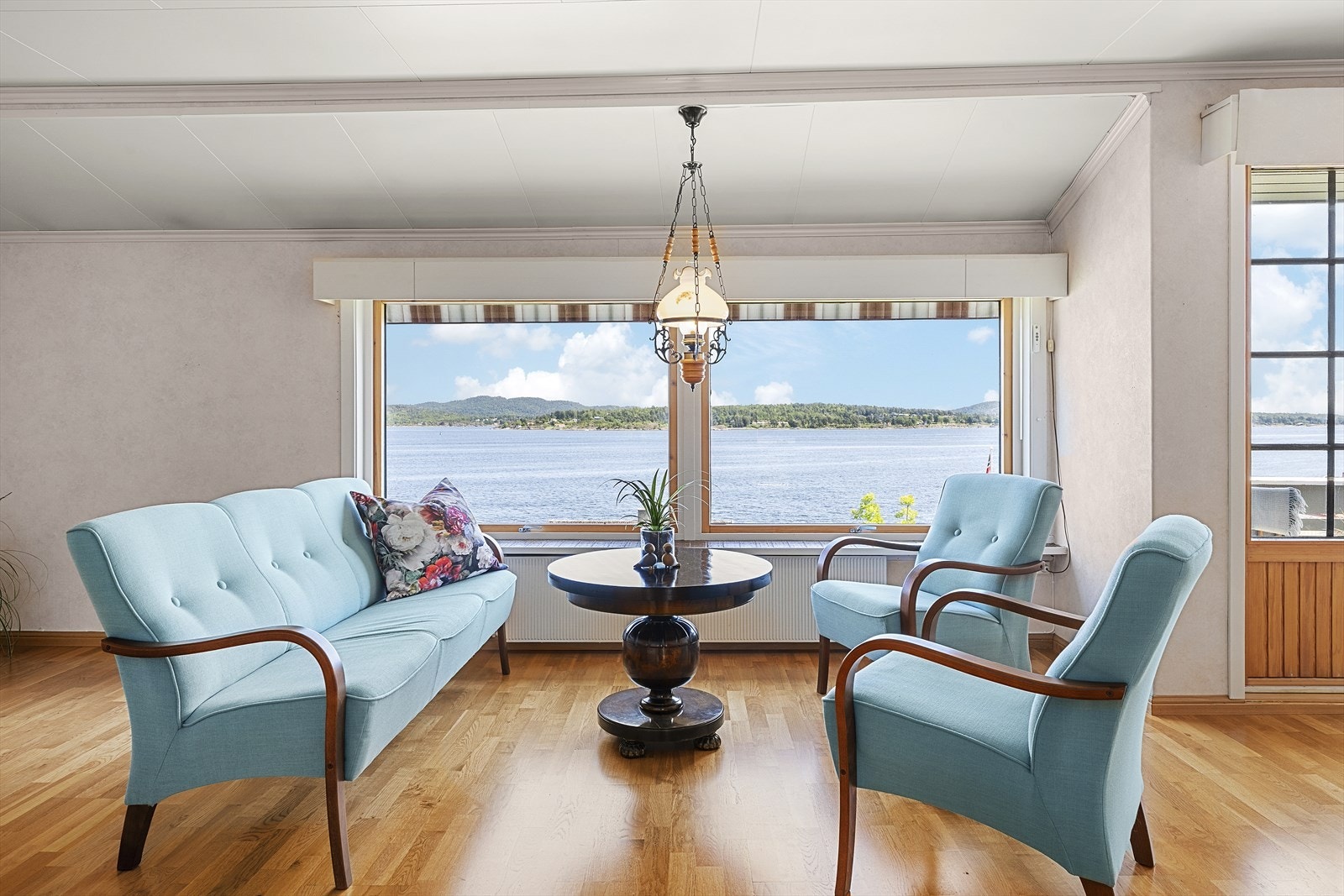 I stuen møtes man av den flotte utsikten! Galleribilde