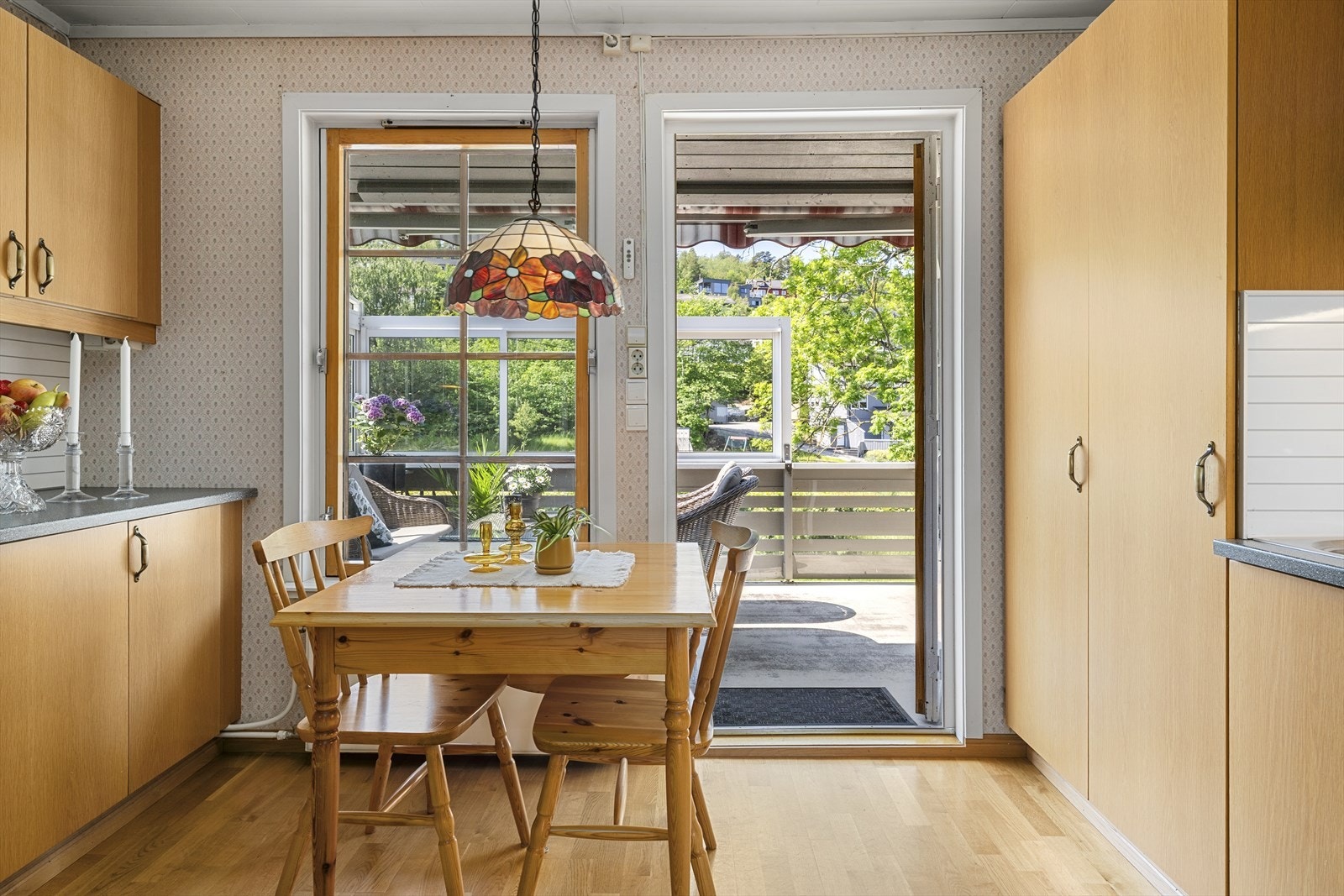 Videre ut på terrasse Galleribilde