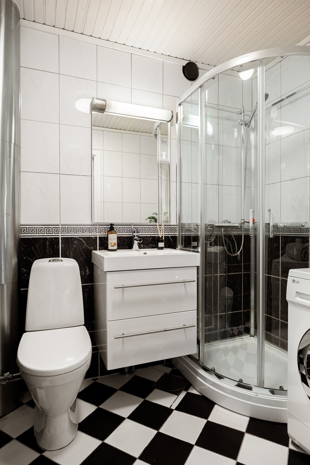 Opplegg for vaskemaskin. Galleribilde