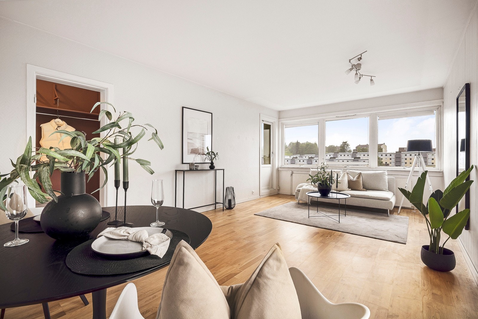 - Leiligheten ble oppgradert i 2018 med nytt kjøkken fra Sigdal og helrenovering av badet - Galleribilde