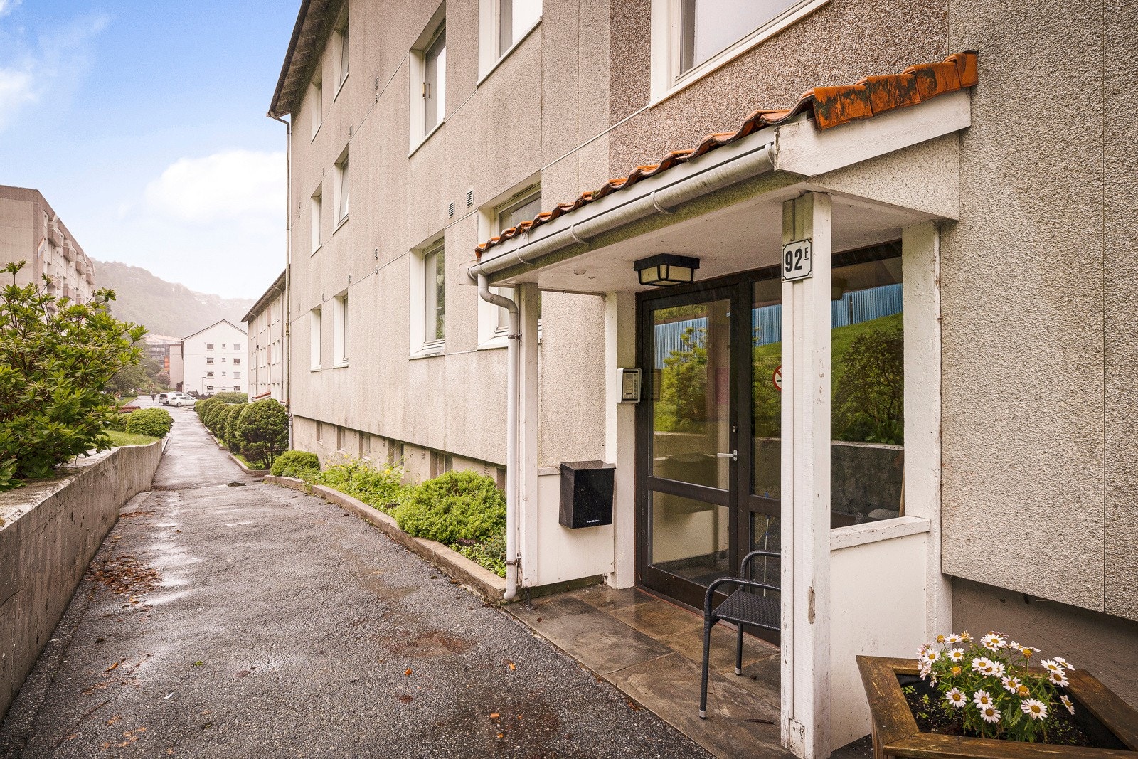 - Pent og velholdt inngangsparti - Galleribilde