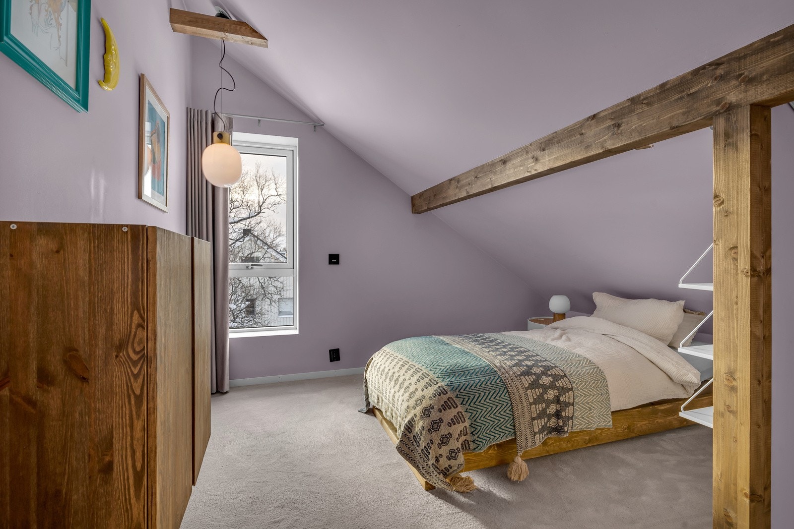 I øverste plan er det 3 romslige soverom. Galleribilde