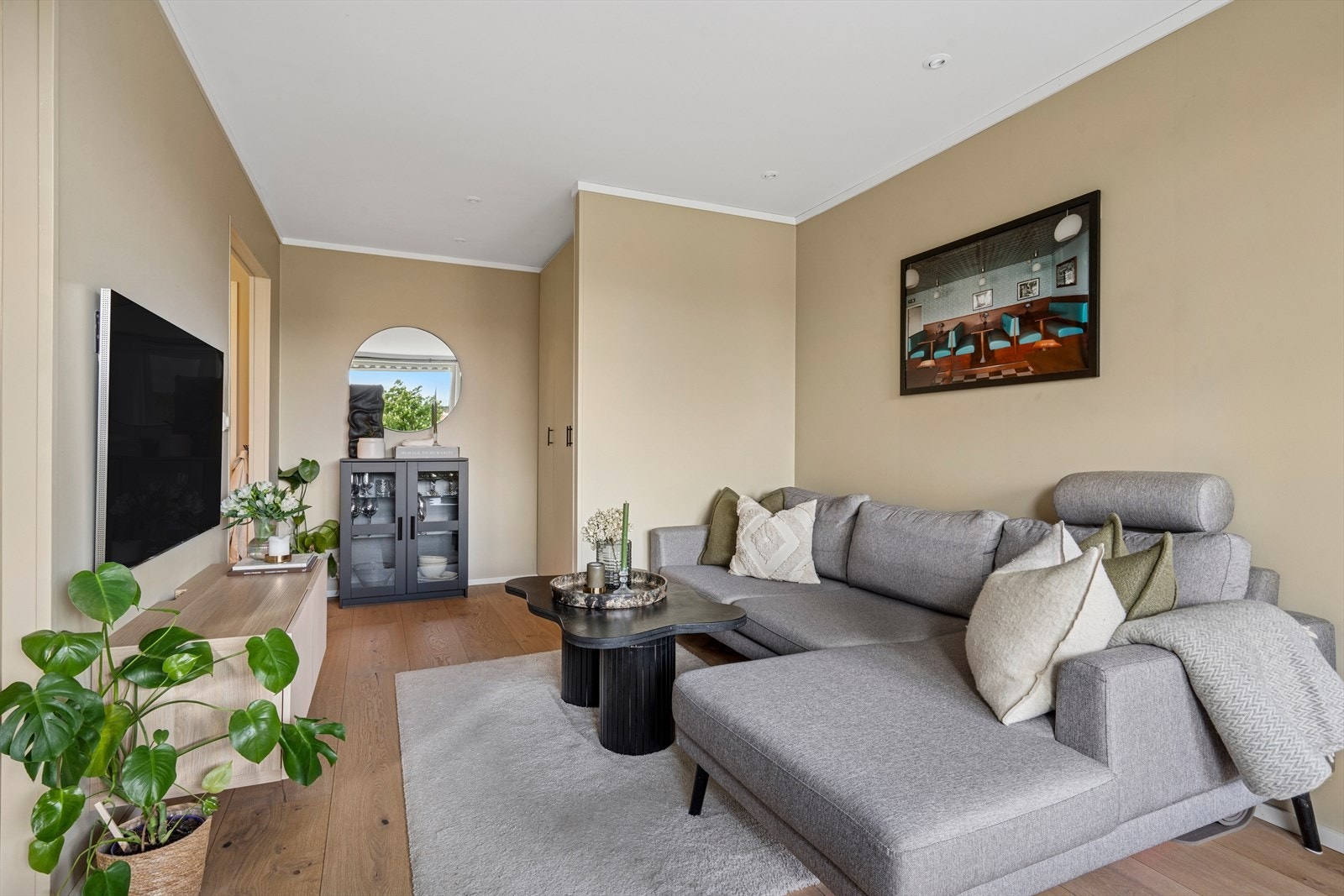 Utformingen av rommet gir flere møbleringsmuligheter Galleribilde