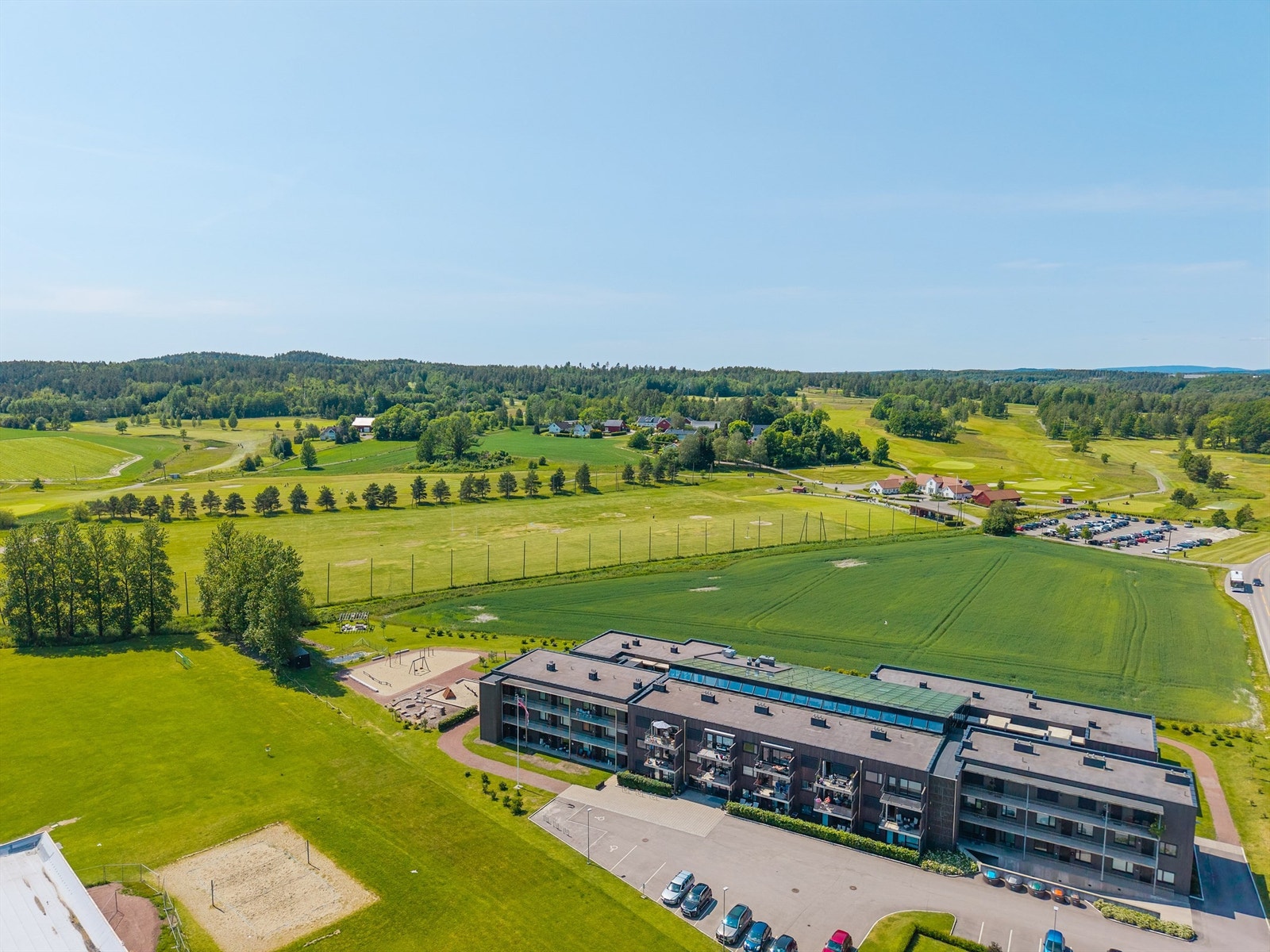 Signaturhagen ligger på Borgheim og er en oase av grønt og ro, og et sameiet som har et moderne design og uttrykk. Galleribilde