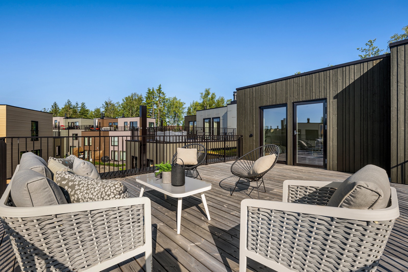 Flott, privat takterrasse med optimale solforhold. Galleribilde