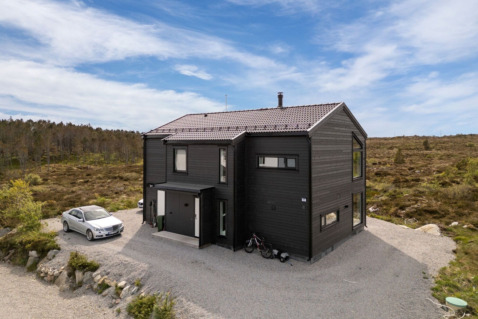 Boligen ble oppført i 2023 og har en praktisk planløsning og høy standard Galleribilde