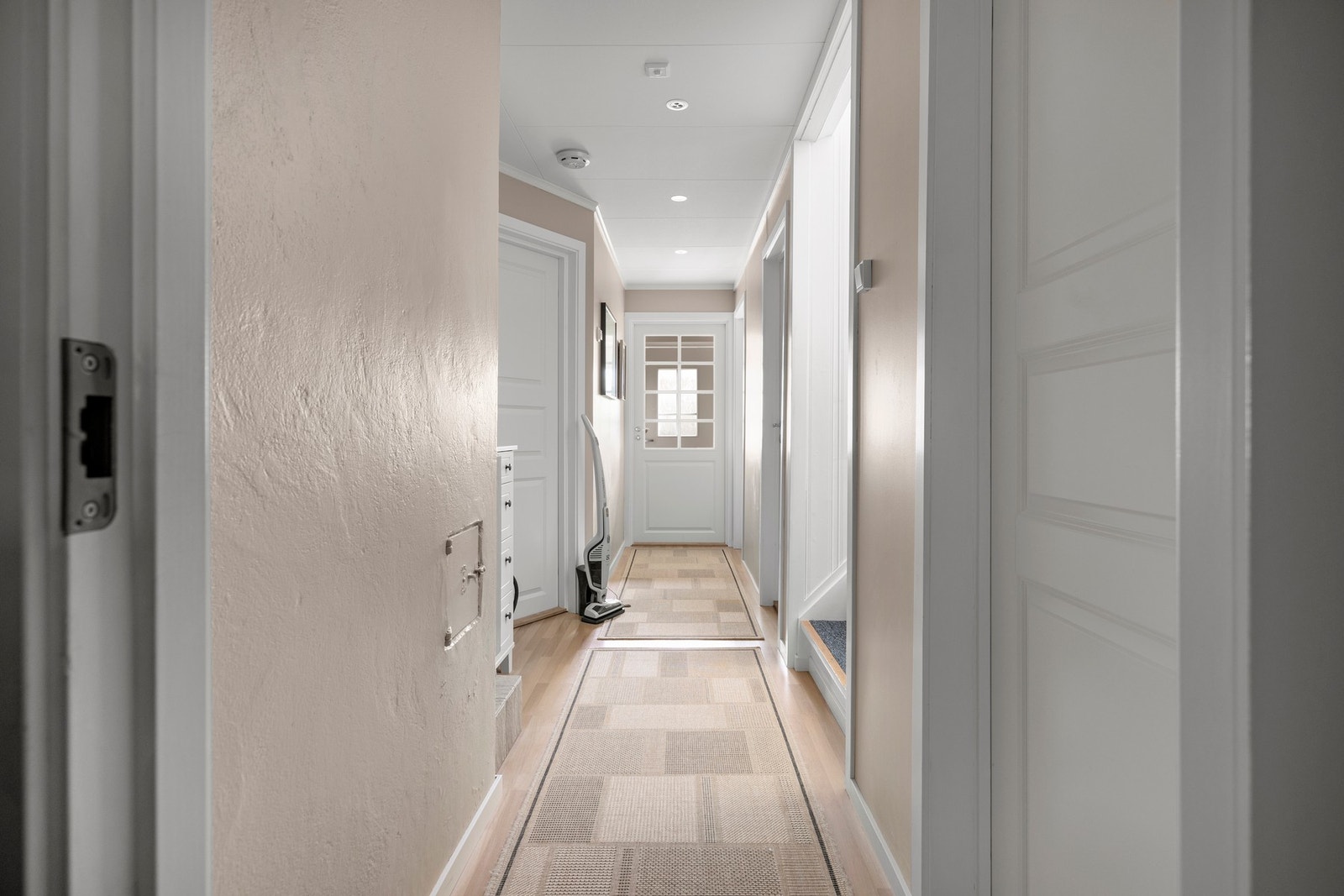 Gang i sokkeletasje - ca 7 kvm. Galleribilde