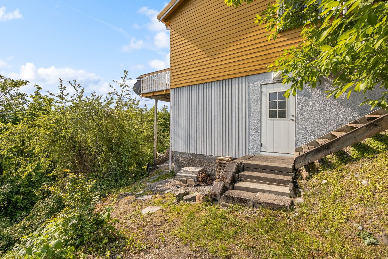 Utgang fra sokkeletasje Galleribilde