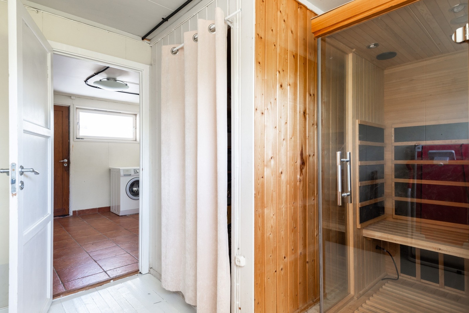 Ps: Frittstående badstu medfølger ikke. Galleribilde