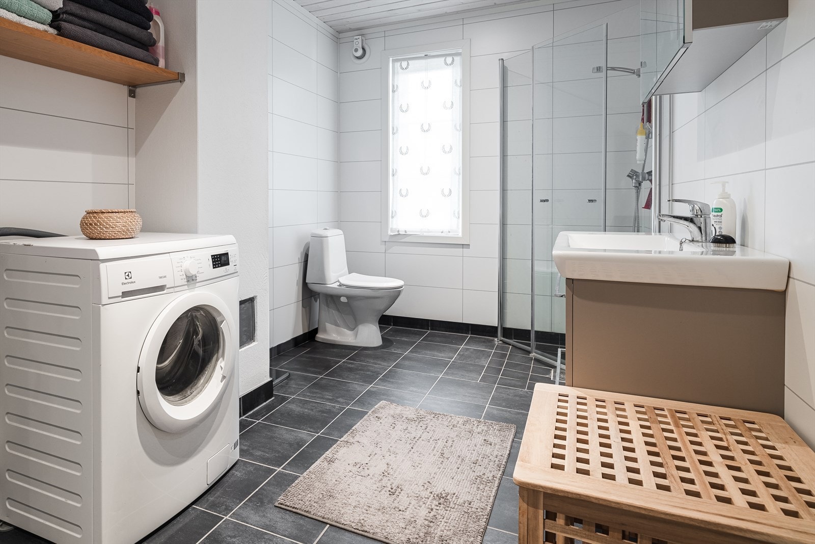 Masterbad i direkte tilknytning til soverommet Galleribilde