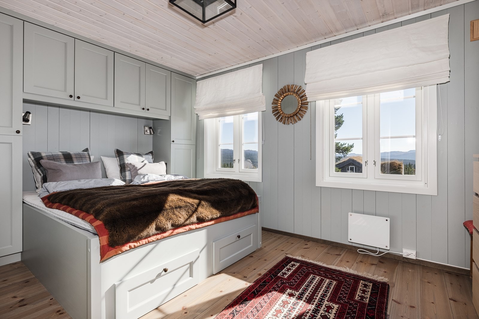 Soverom to Galleribilde