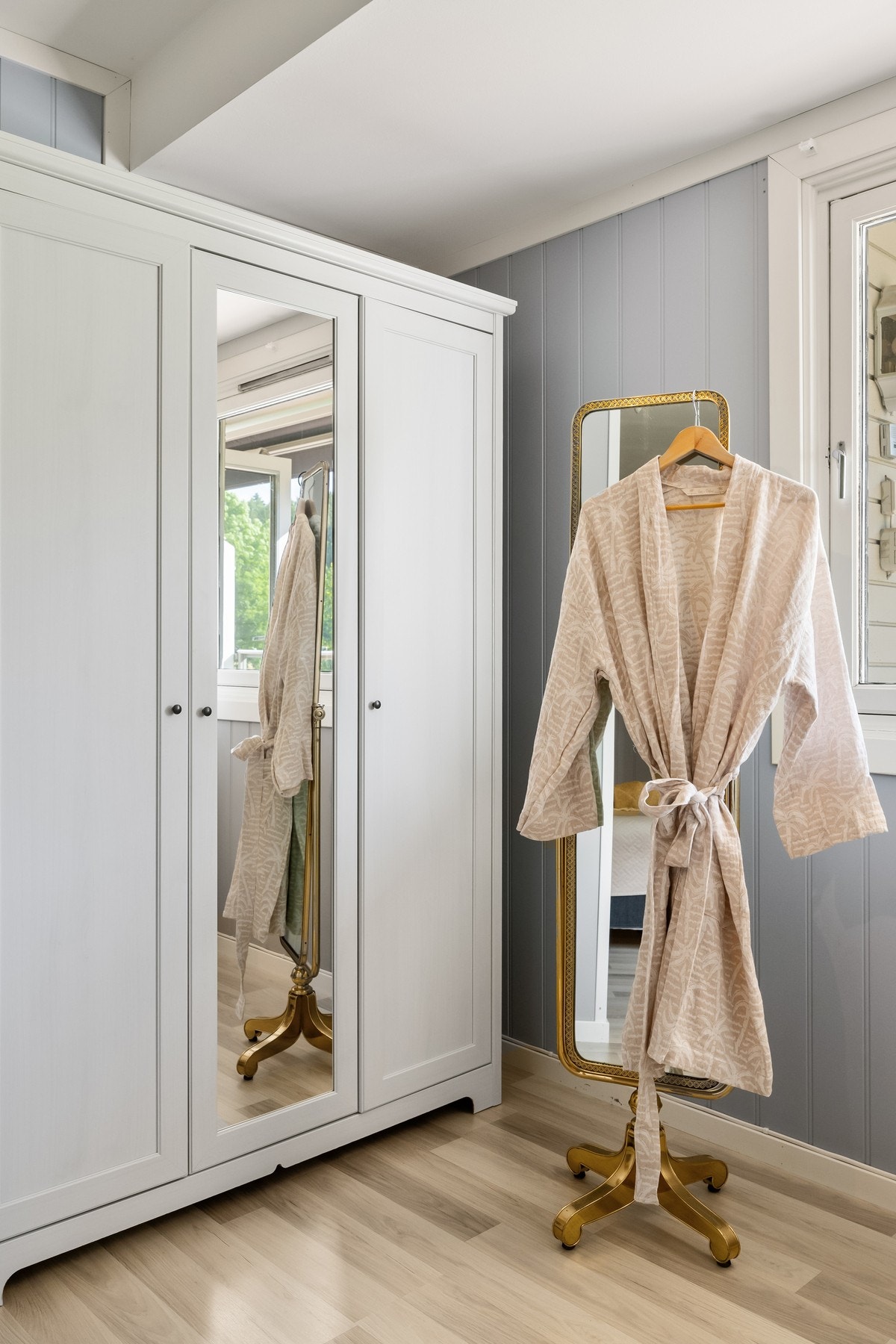 I dag er arealet innredet med medfølgende garderobeskap. Galleribilde