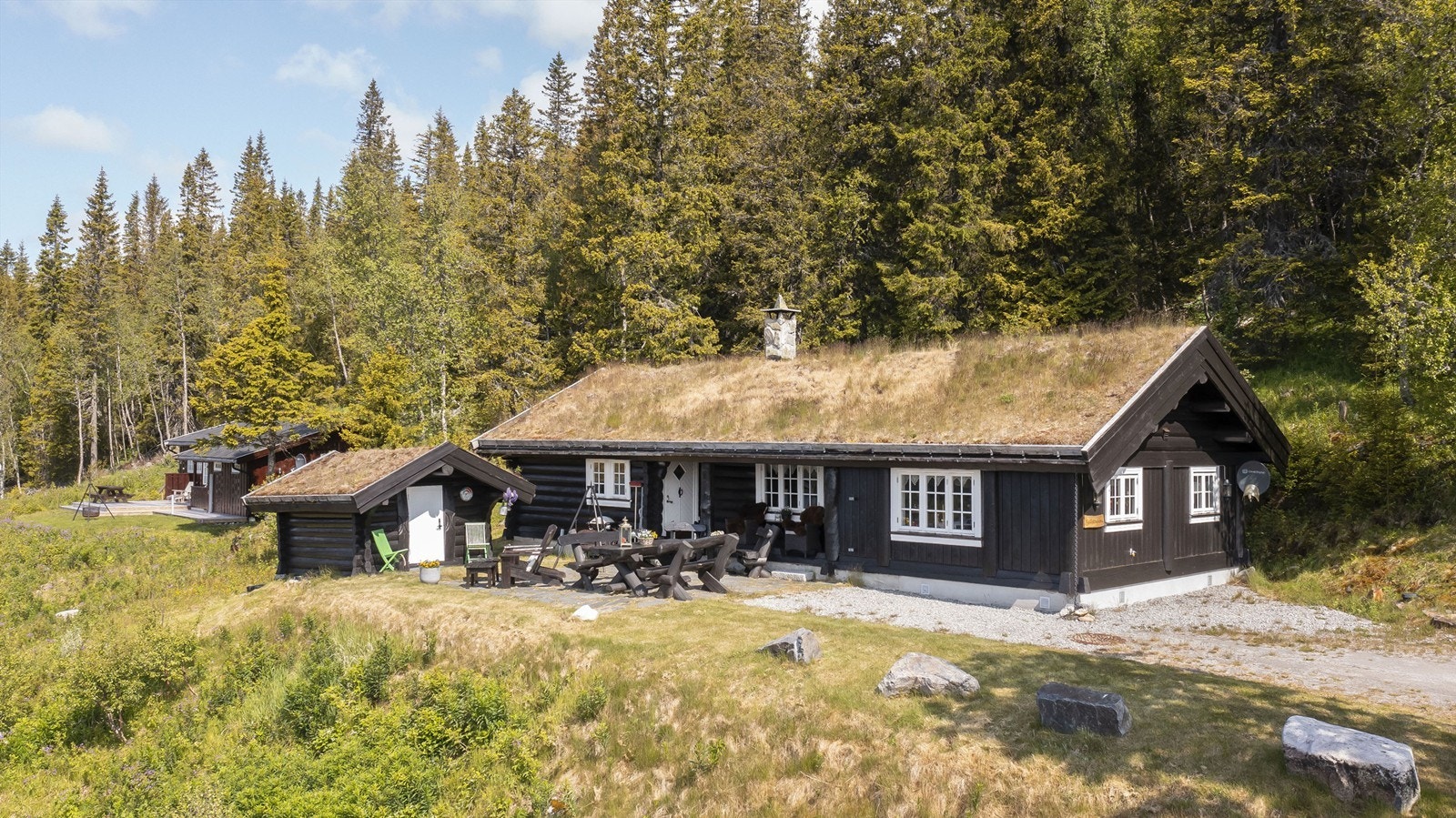 Lekker laftehytte fra 2002 med tilbygg fra 2012 Galleribilde