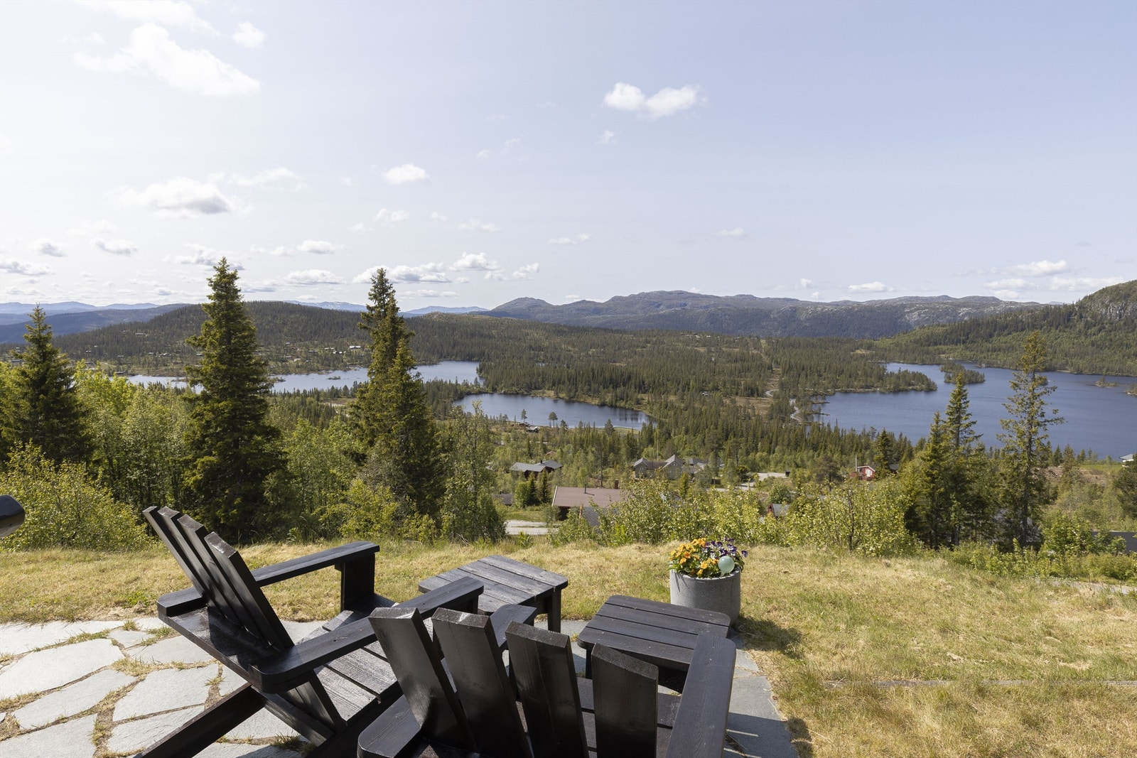 Her har du fantastisk panoramautsikt og sol hele dagen Galleribilde