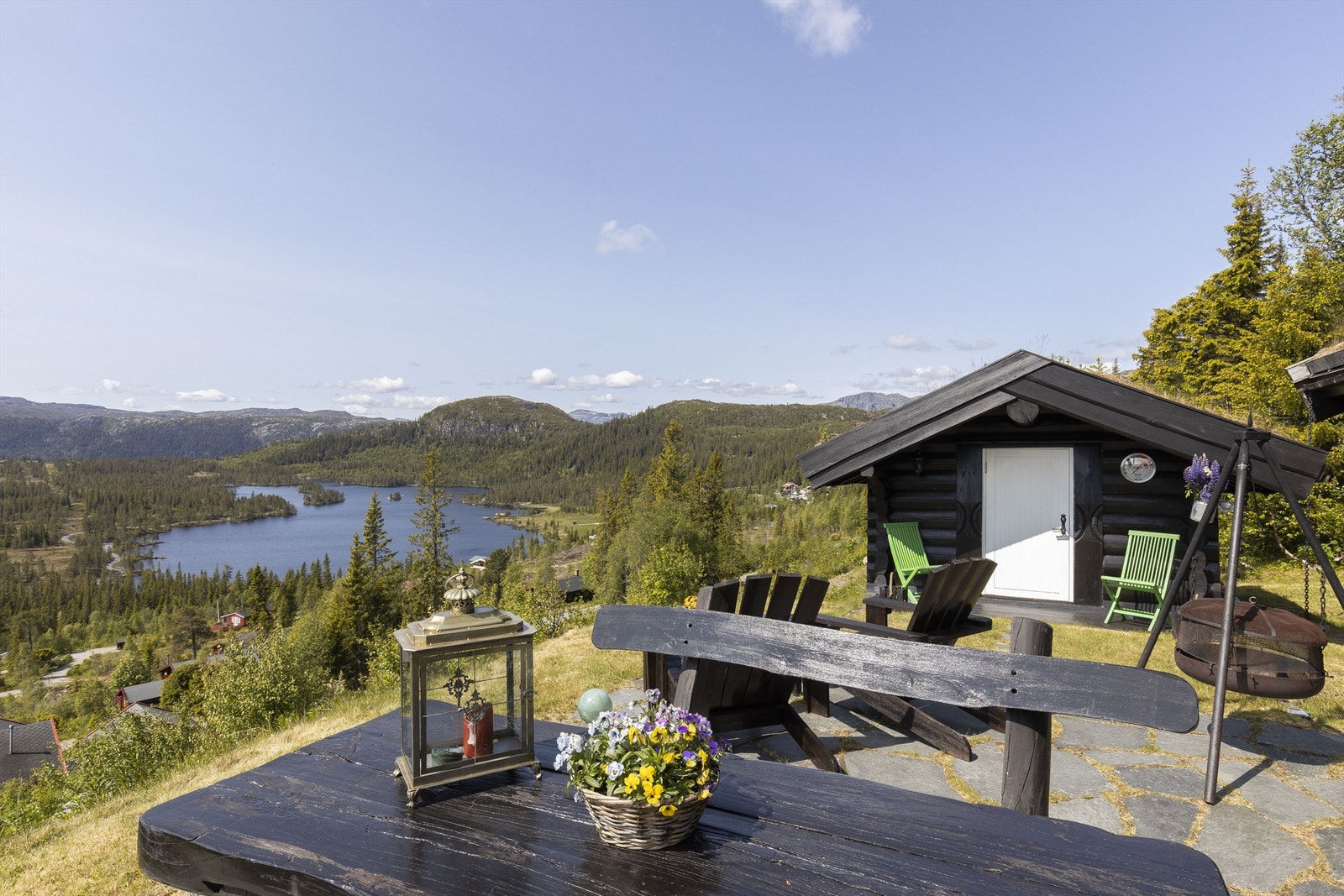 Her har du fantastisk panoramautsikt og sol hele dagen Galleribilde