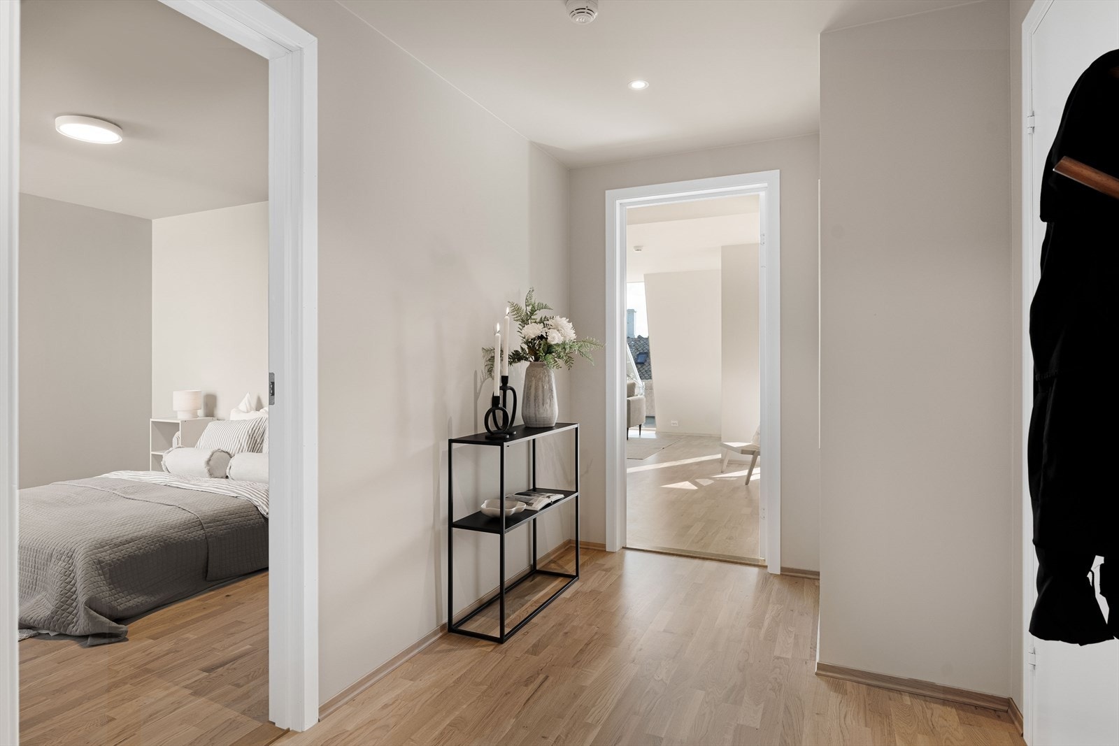 Entré/gang med plass til å henge fra seg yttertøy Galleribilde