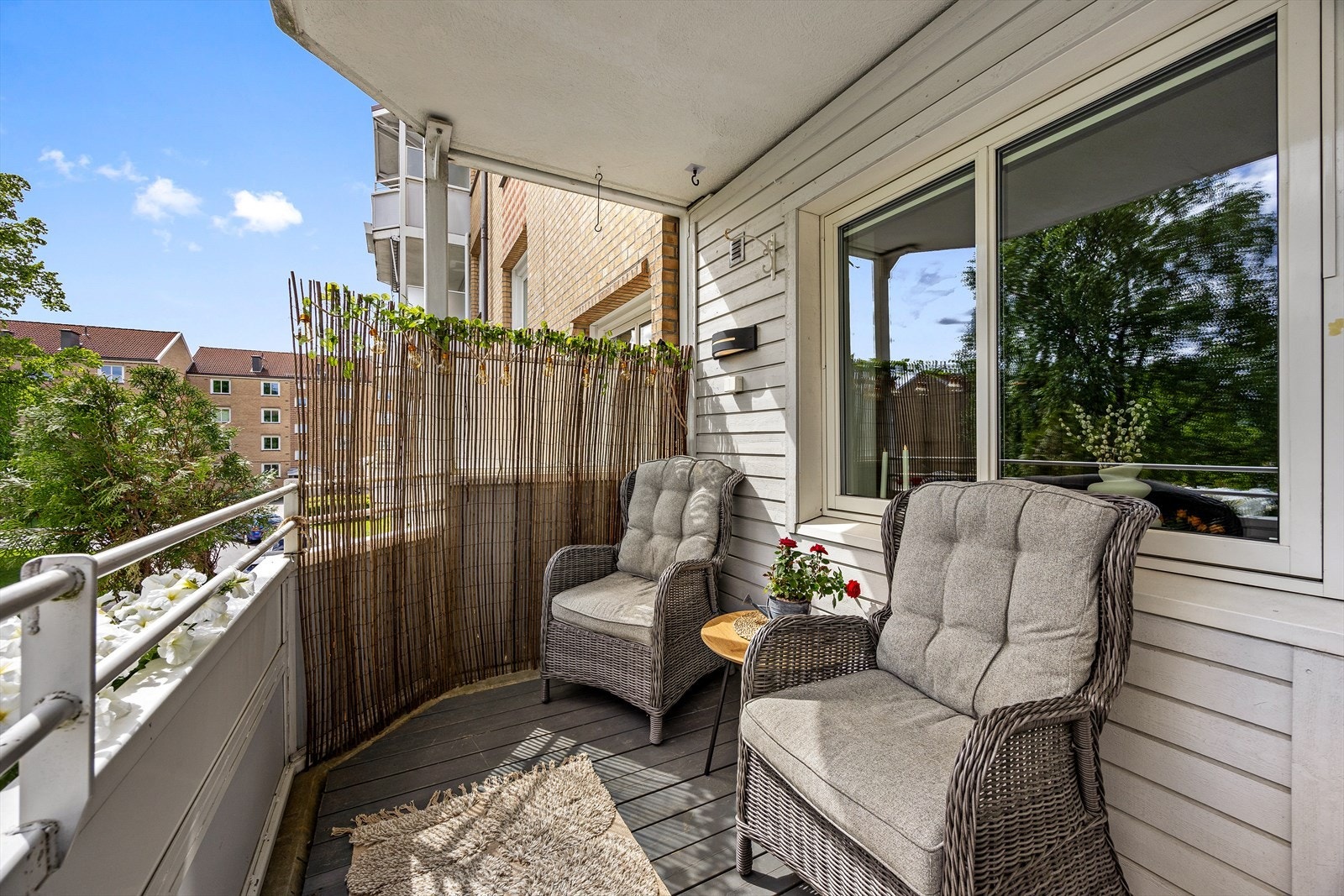 Sydøstvendt balkong på ca. 7 kvm. Galleribilde