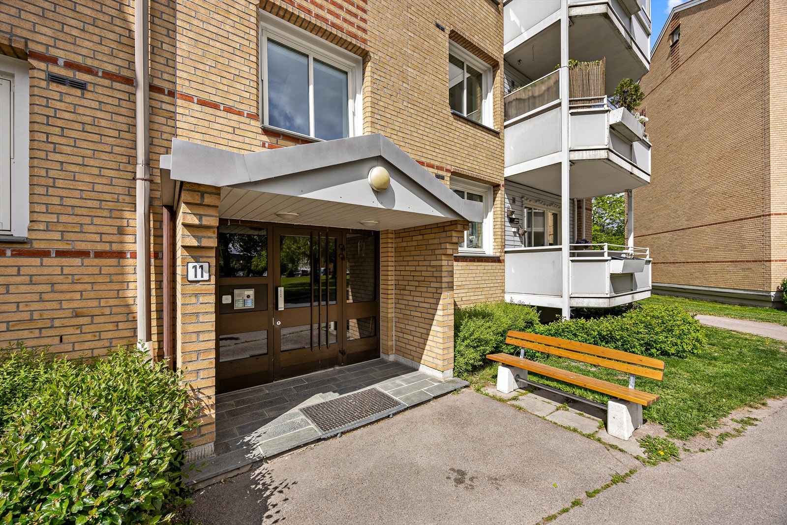 Byggets inngangsparti. Galleribilde