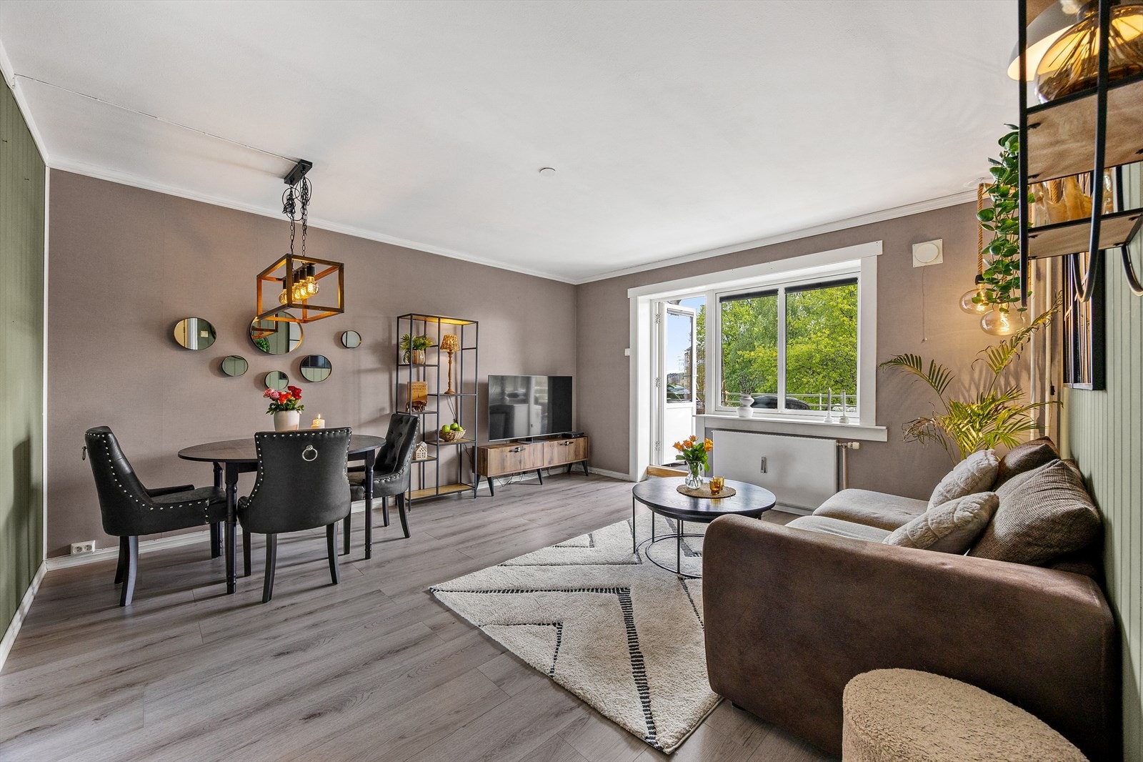 Velkommen til Kalbakkslyngen 11, presentert av lokalmegleren Sissel Pham v/Eiendomsmegler1. Galleribilde