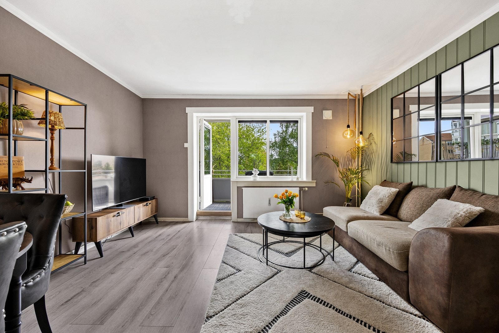 Leiligheten har en svært møbleringsvennlig stue med god utforming. Galleribilde