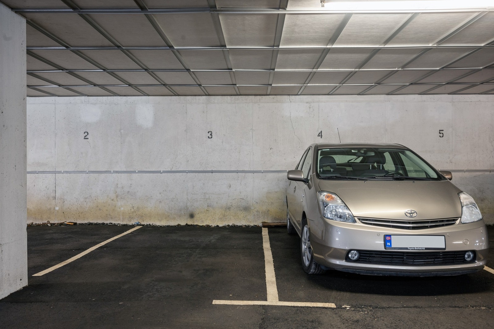 Garasjekjeller, hvor denne leiligheten disponerer plass nr 3. Galleribilde