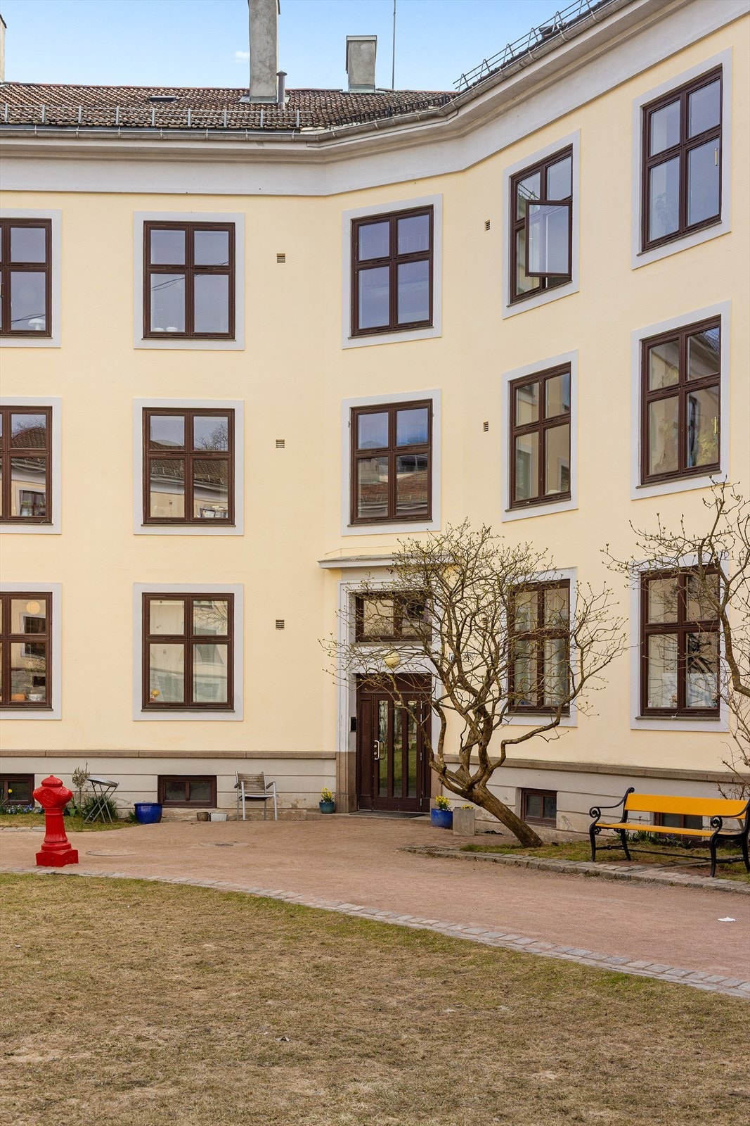 Inngangsparti fra indre gårdsrom. Galleribilde