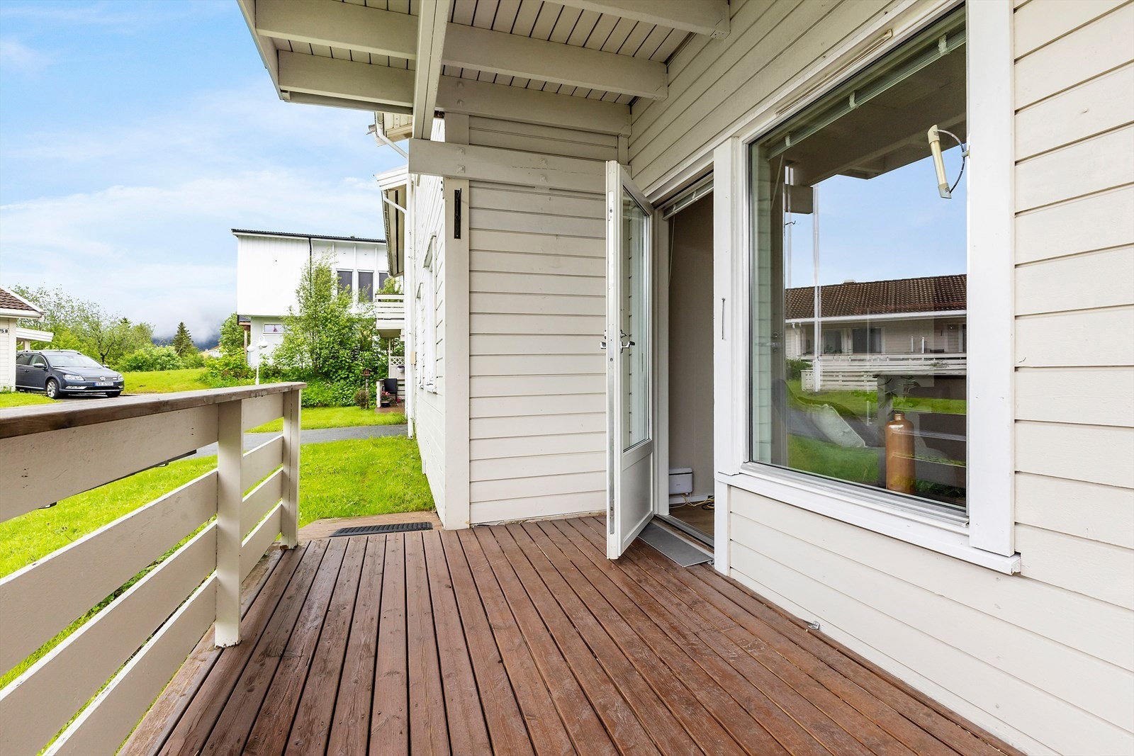 Borettslaget er etablert som et tun med småhusbebyggelse, som gir følelsen av et rolig og sosialt nabolag. Galleribilde