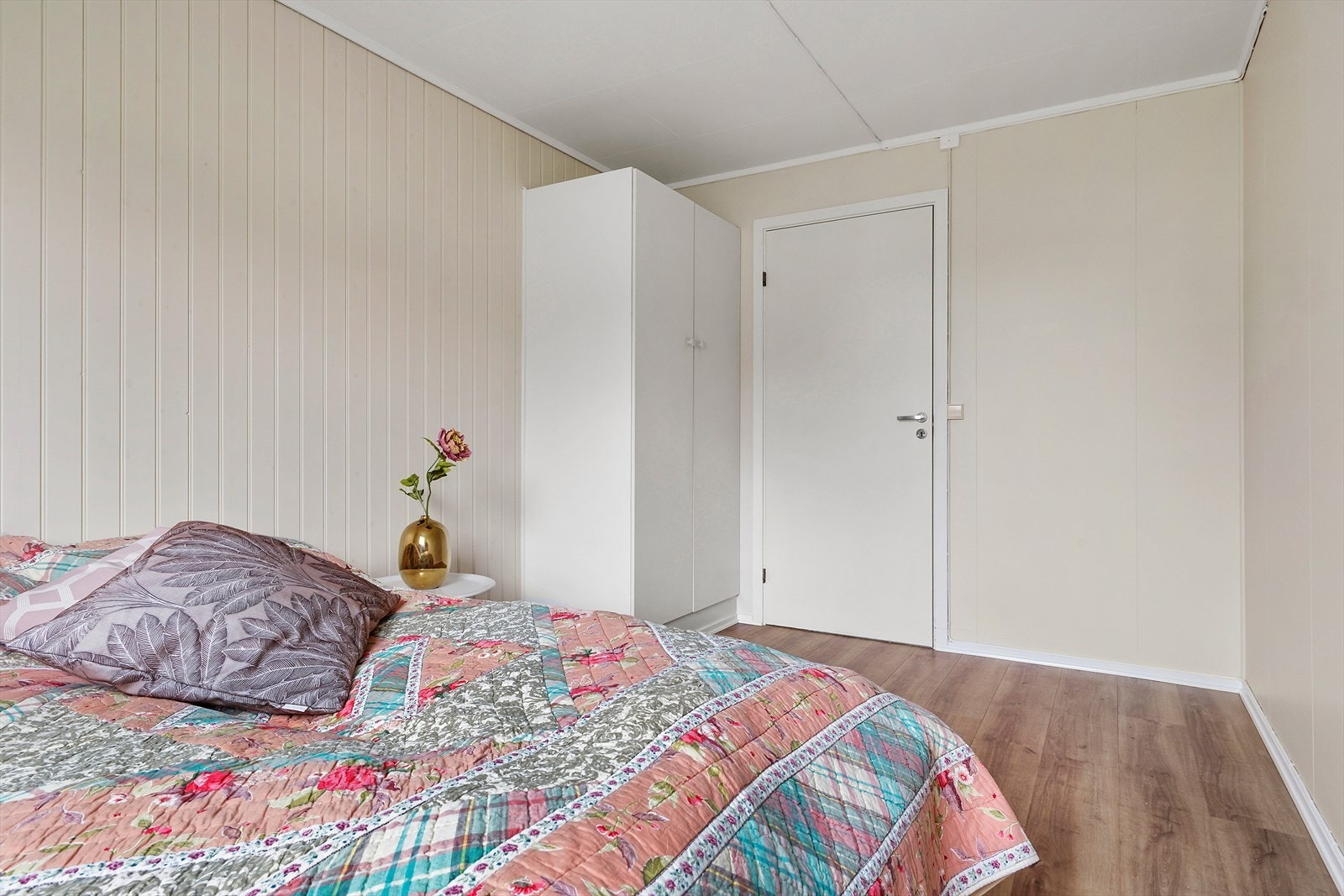 Plass til garderobeskap i rommet Galleribilde