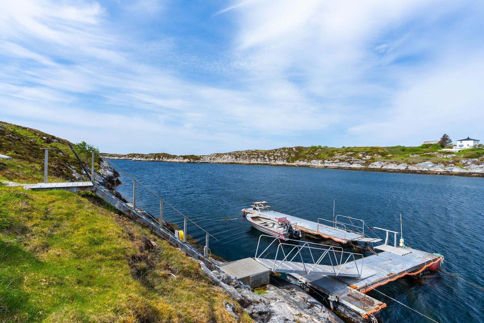 Eiendommen har eget flytebryggeanlegg som ble godkjent i 2006 Galleribilde