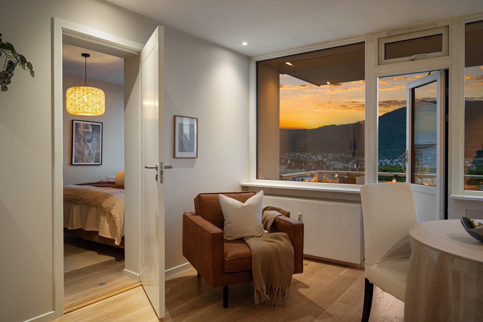 - Tilkomst til leilighetens hovedsoverom - Galleribilde