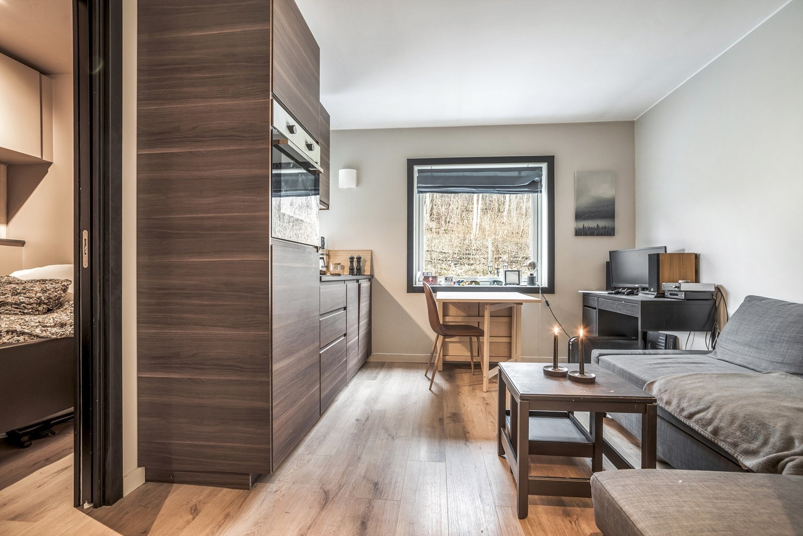 Kjøkken og overgang til stue Galleribilde