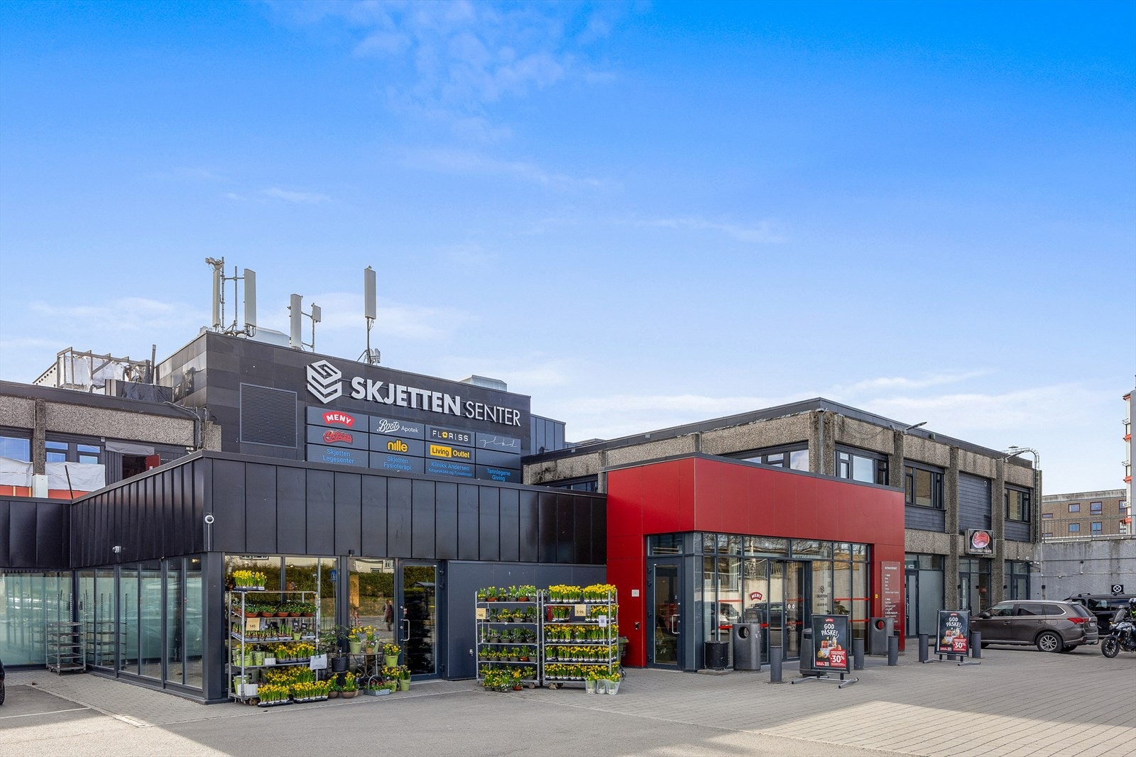 Kort vei til Skjetten Nærsenter med et godt utvalg av butikker og tjenester. Galleribilde