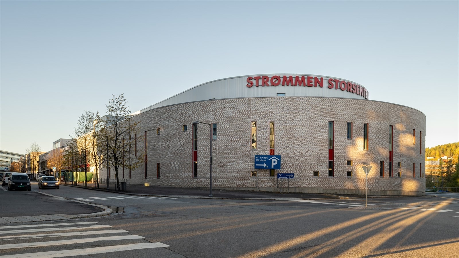 Kort vei til Strømmen Storsenter. Et av Norges største og mest besøkte kjøpesentre. Galleribilde