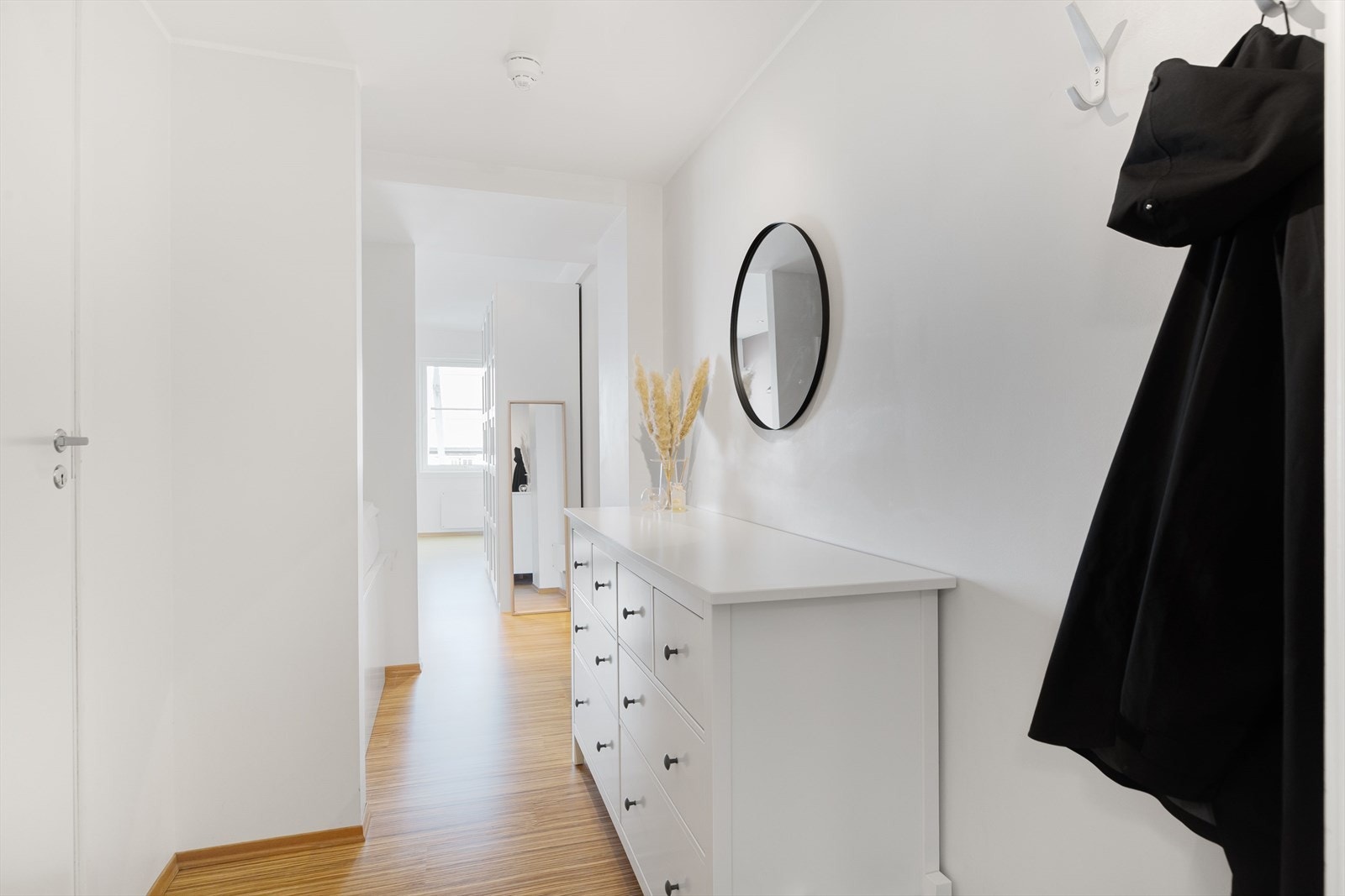 Entré med plass til oppbevaring. Galleribilde