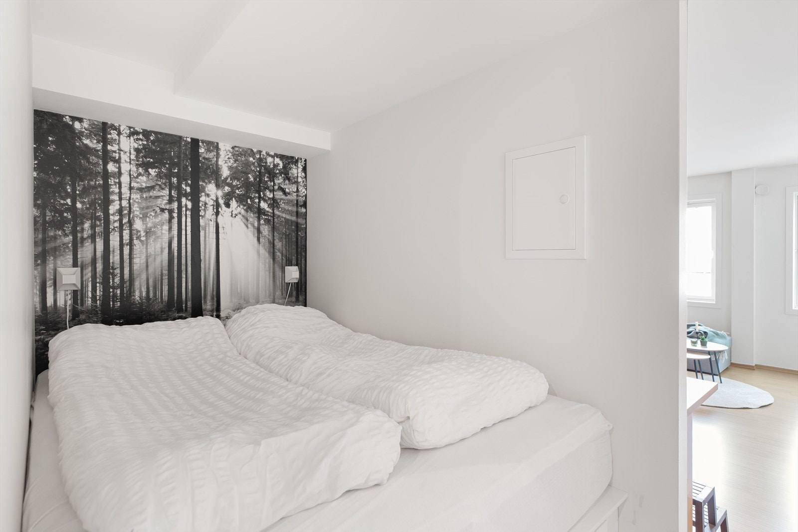 Sovealkoven ligger mellom kjøkken og bad, uten innlys. Galleribilde