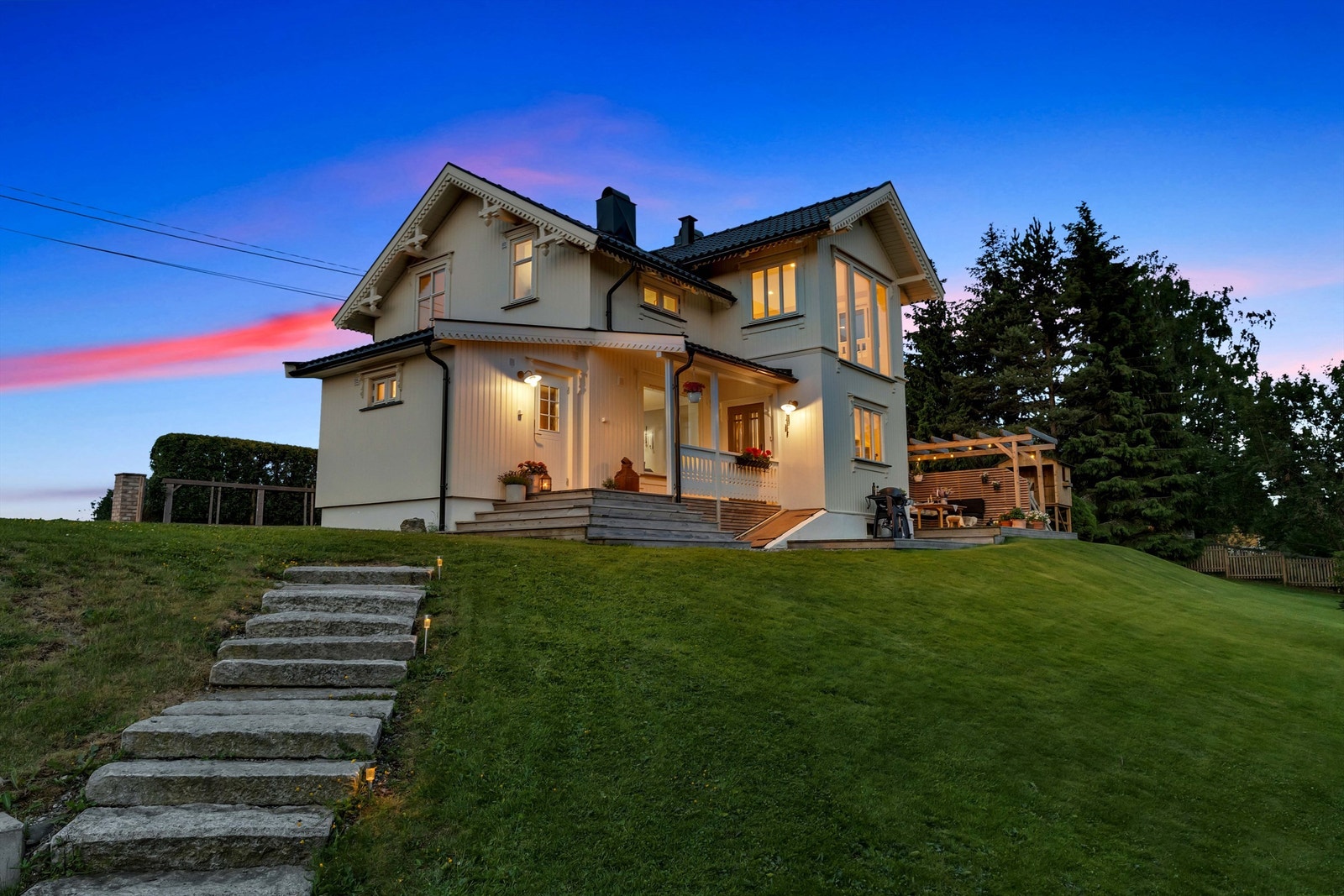 Steinlagt trapp til låven fra boligen. Galleribilde