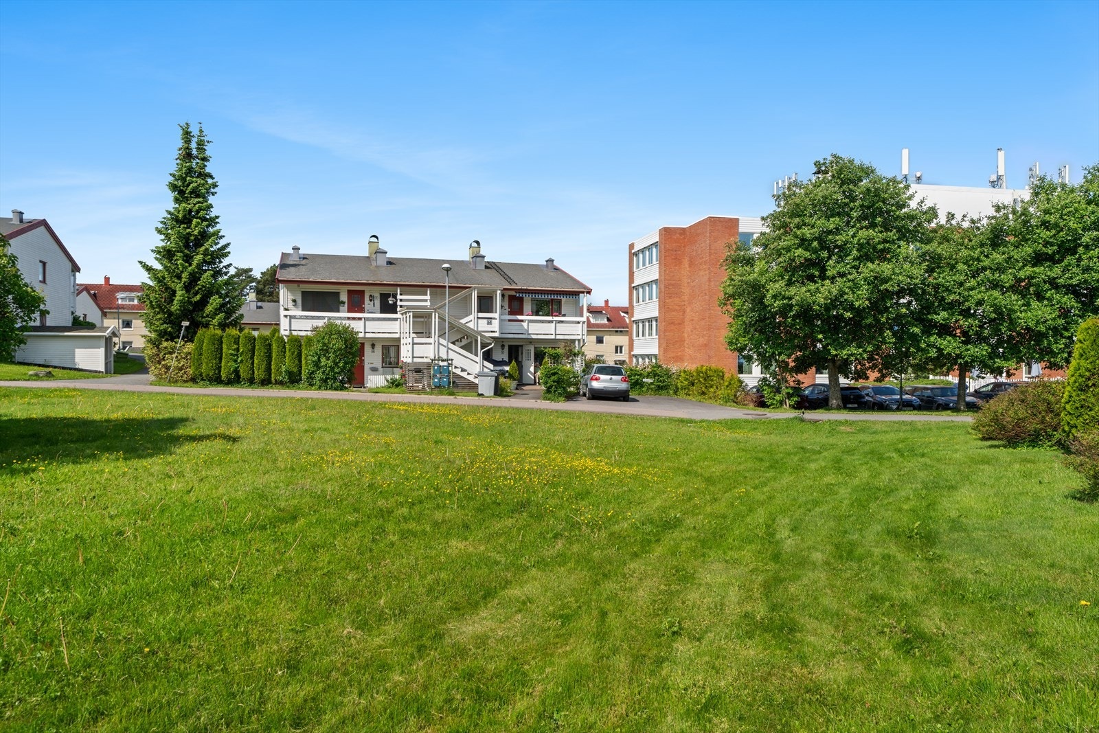 Attraktiv og sentral beliggenhet - rolig og grønt boligområde. Galleribilde