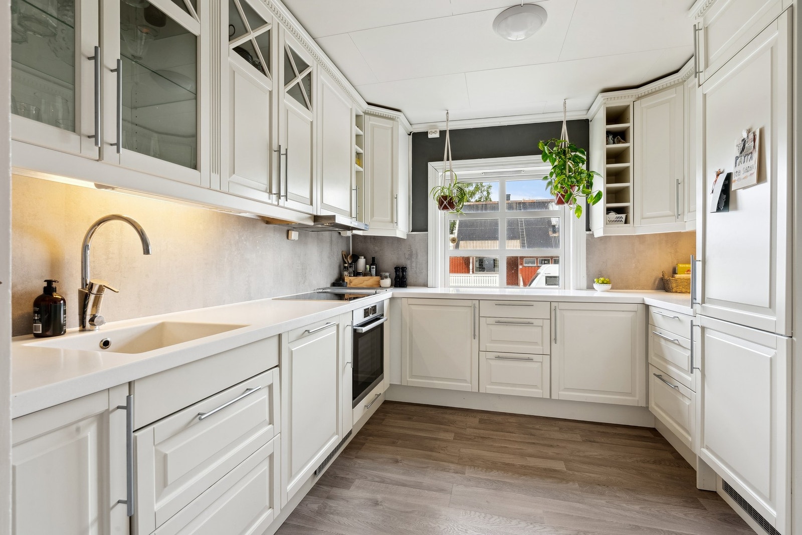 Kjøkkenet er modernisert i 2016. Galleribilde