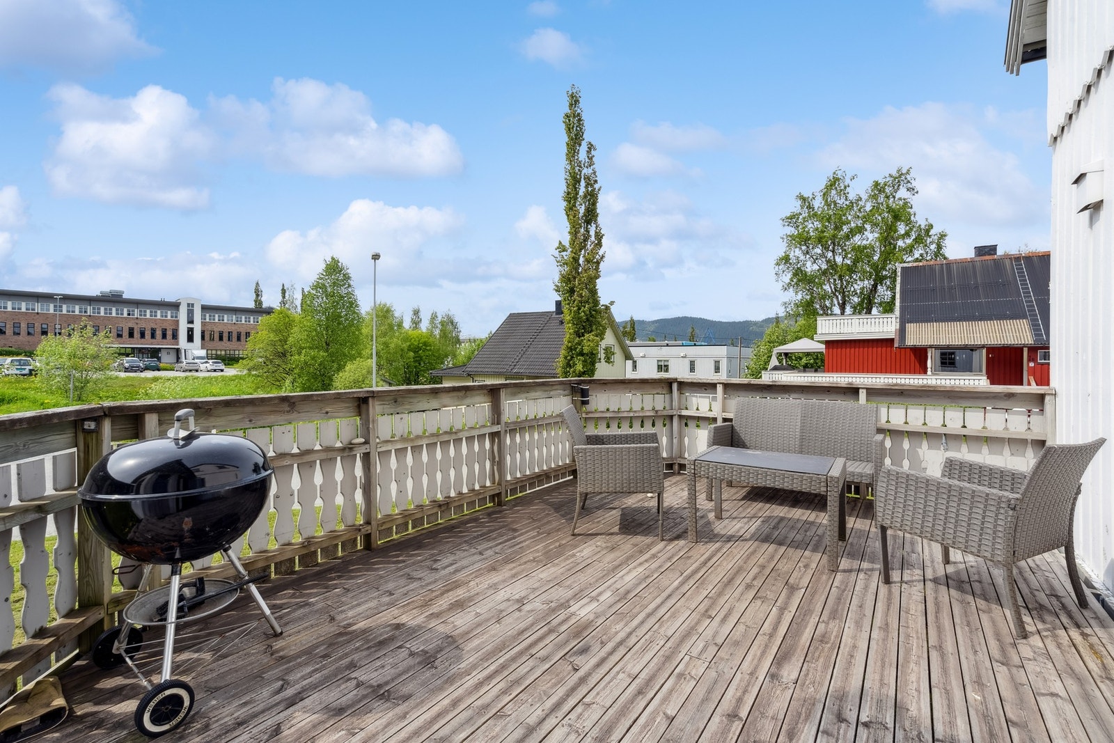 Solrik terrasse på ca. 18,2 m2. Galleribilde