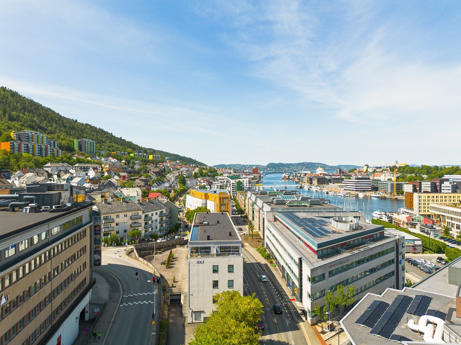 - På de varmeste sommerdagene er det perfekt å ta turen over Småpudden til stranden ved Marineholmen - Galleribilde