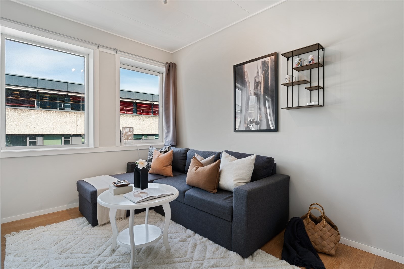 - Leiligheten innehar gode kvaliteter og en arealeffektiv planløsning - Galleribilde