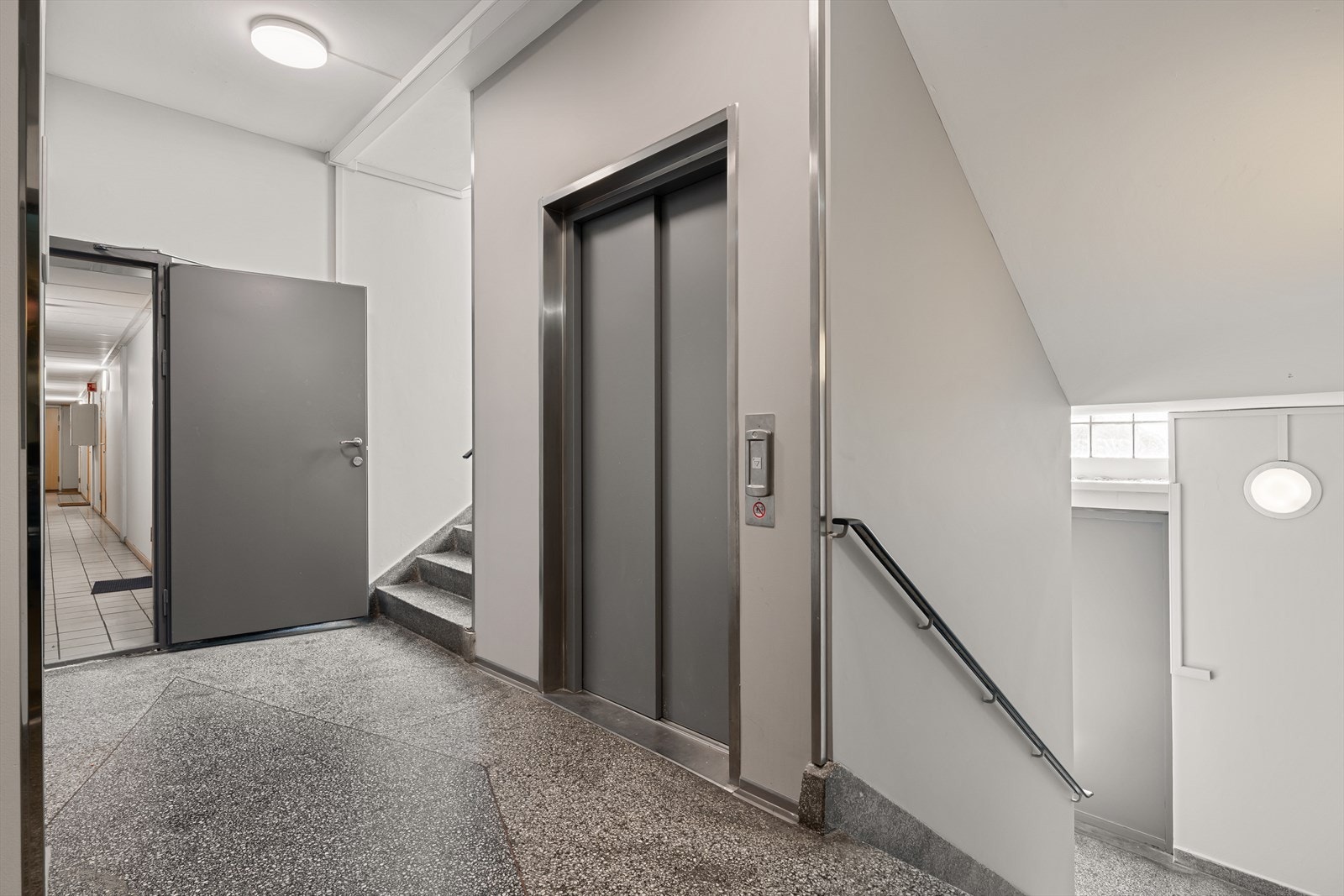 - Enkel adkomst til leiligheten via heis - Galleribilde
