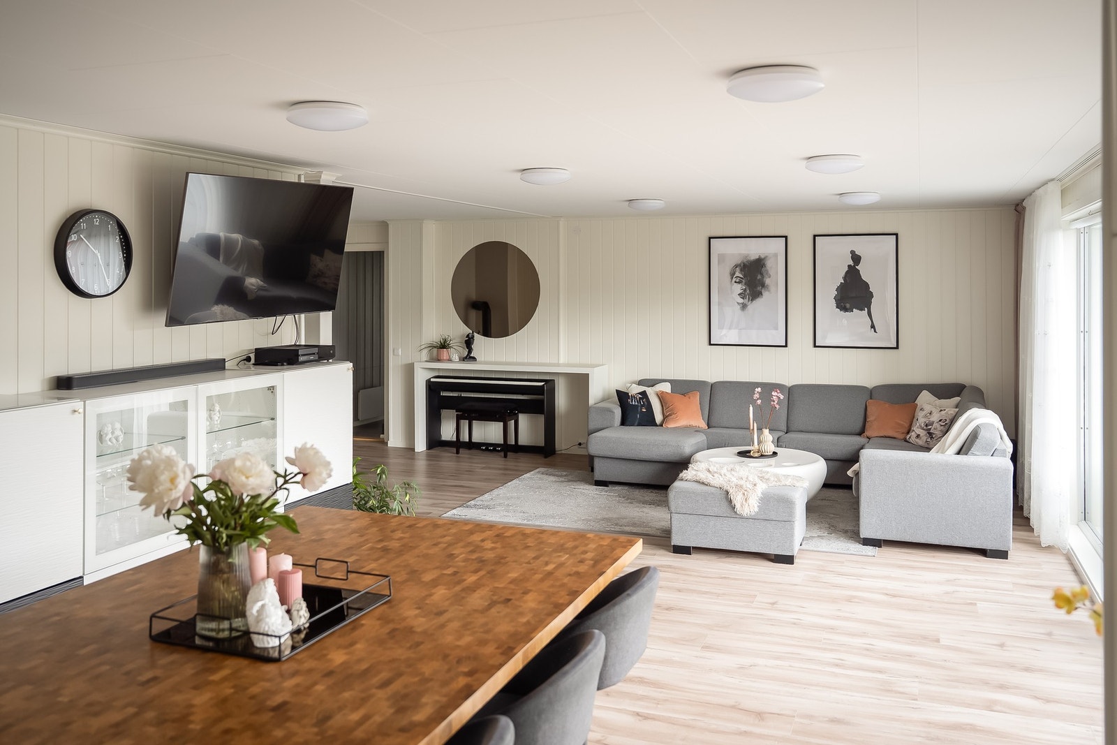 Stue og kjøkken måles sammen til hele 57,7 kvm. Galleribilde